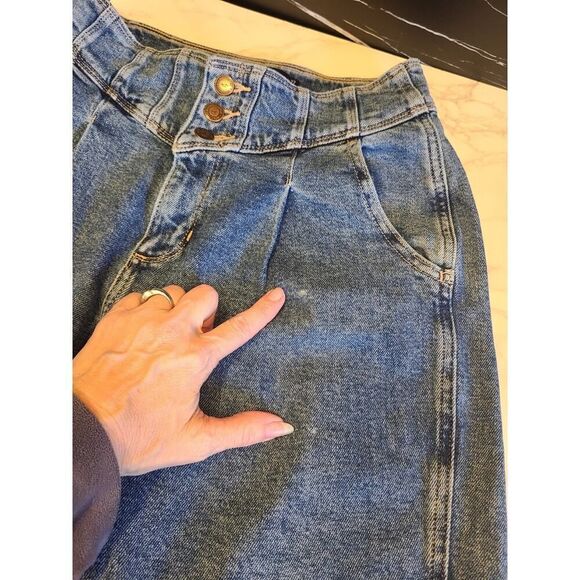 Hollister Ultra High Rise 80s Mom Jeans Blue Denim Medium Wash | 27 | EUC - Picture 9 of 9